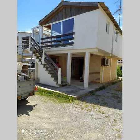 Typique 50 M De La Apartment